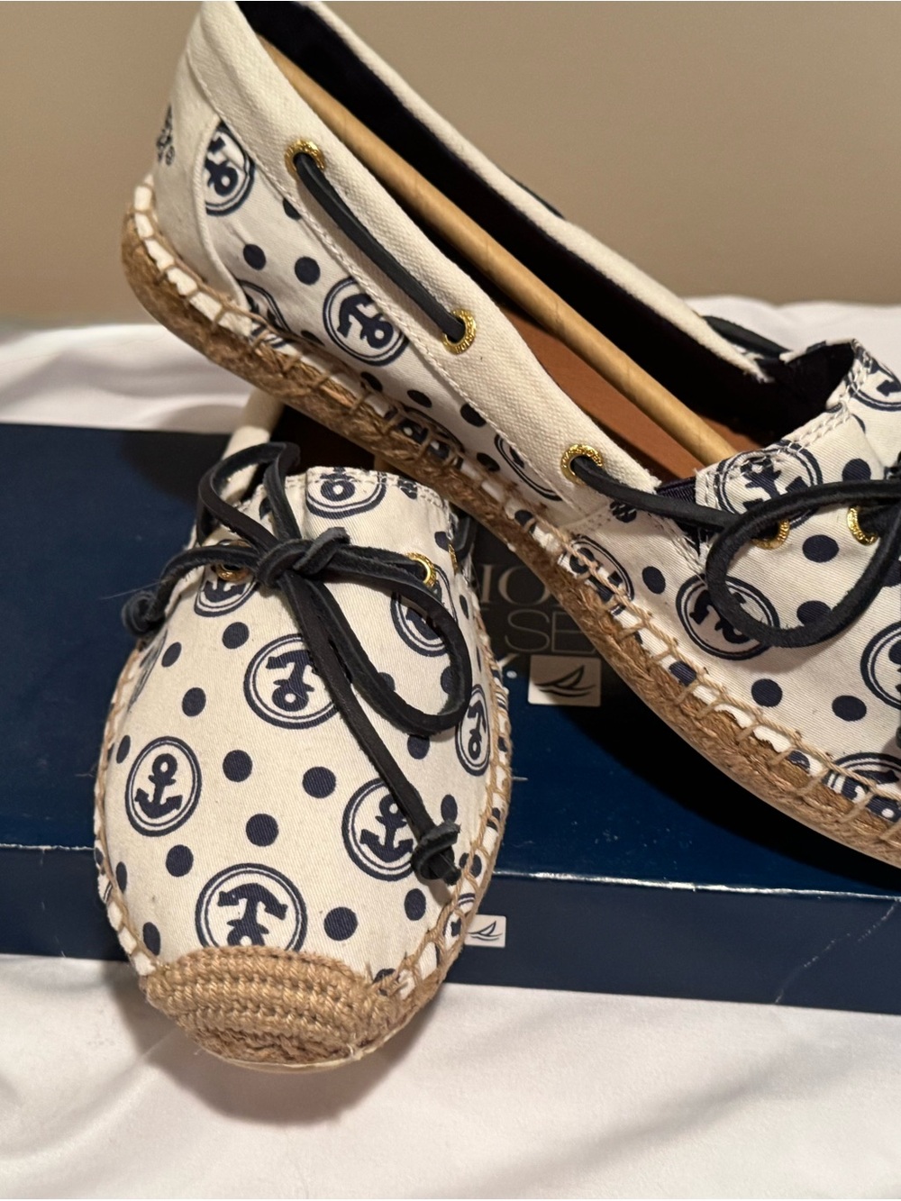 NWT Sperry White Canvas Espadrille Flats with Navy Anchor Print